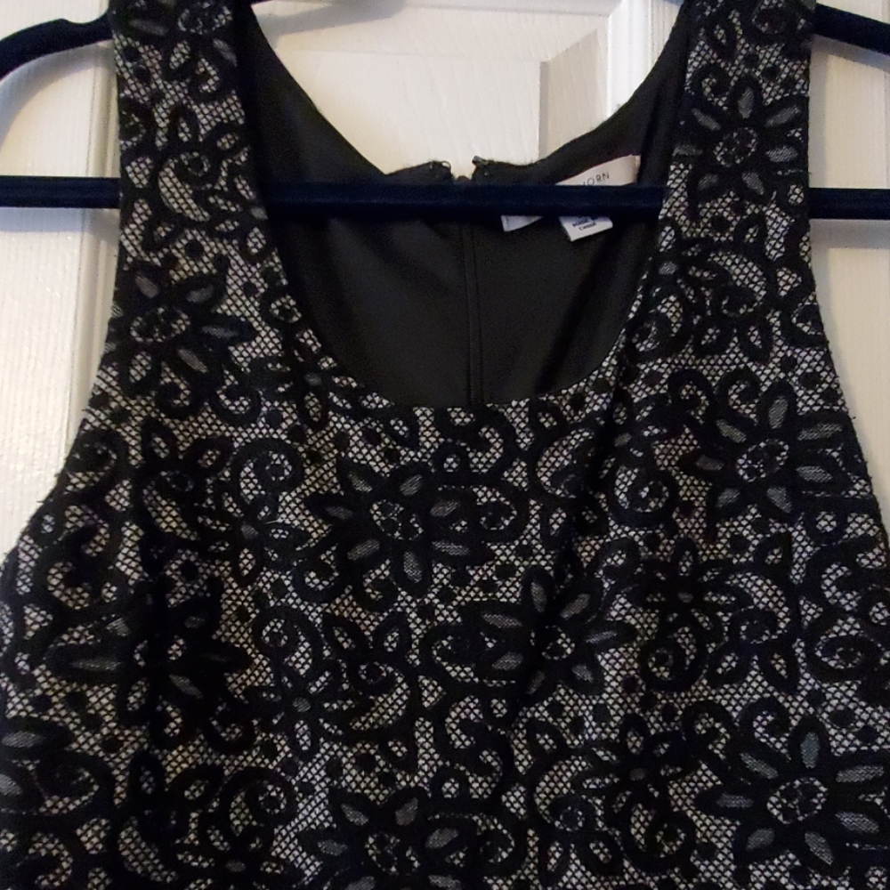 Dress - Picture 2 of 4